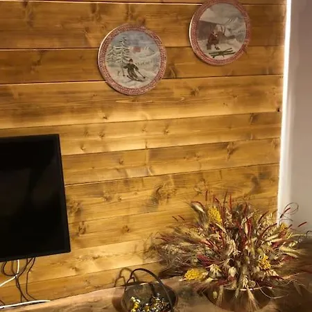 Dom wakacyjny Ampio Giardino Adiacente Piste Sci 4/6 Posti Letto *