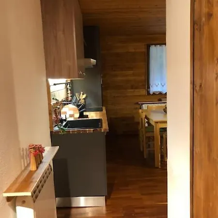 Dom wakacyjny Ampio Giardino Adiacente Piste Sci 4/6 Posti Letto