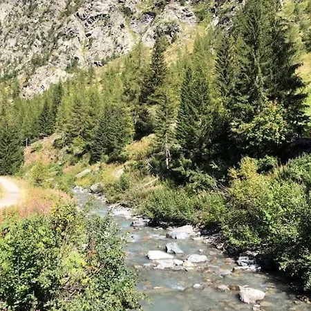 Dom wakacyjny Ampio Giardino Adiacente Piste Sci 4/6 Posti Letto *
